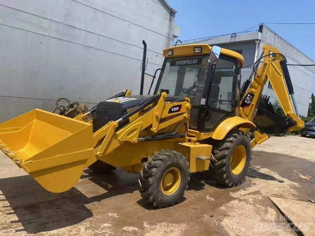 CAT 420F Grävlastare