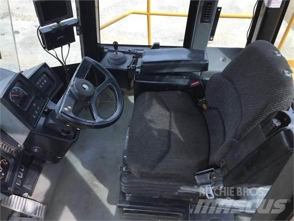 CAT 826G Avfallspackare