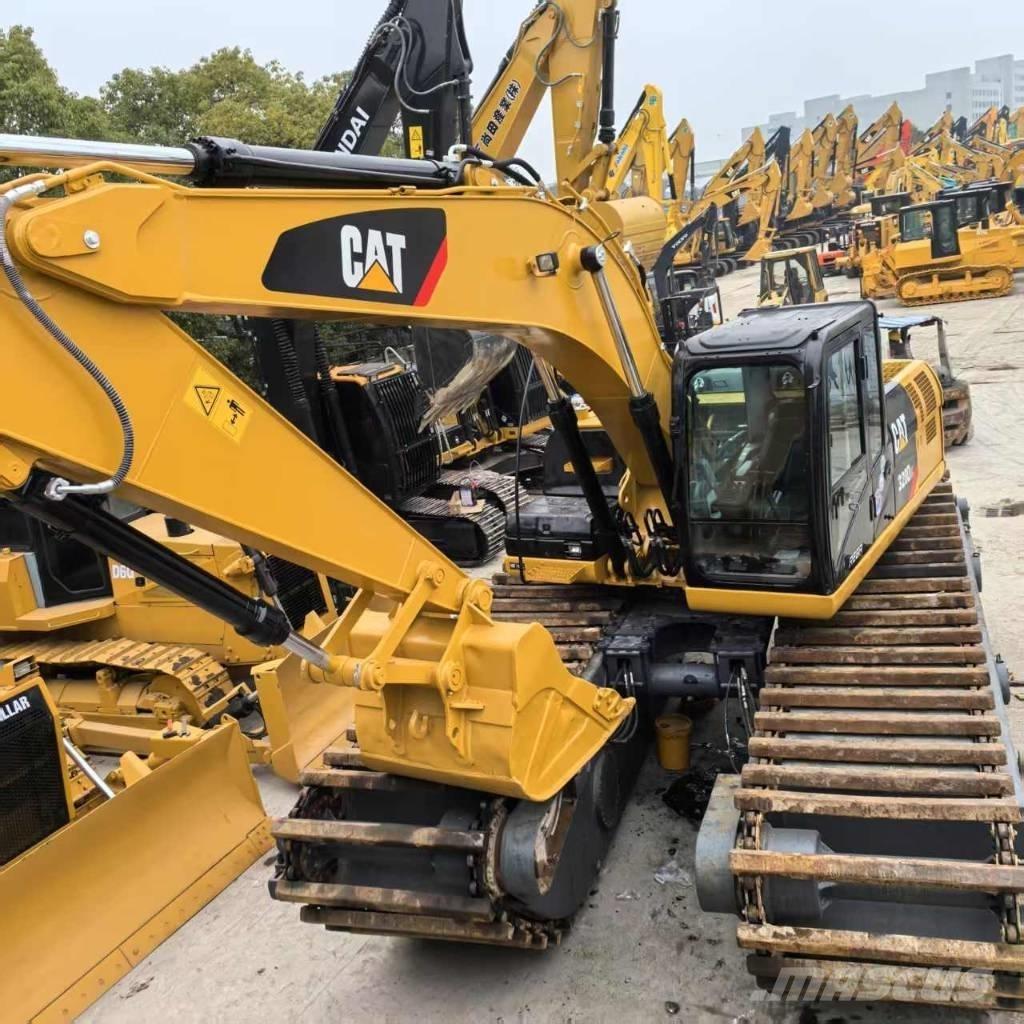 CAT 320 D Amfibiska grävmaskiner