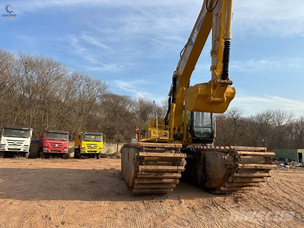 CAT 320 C L Amfibiska grävmaskiner