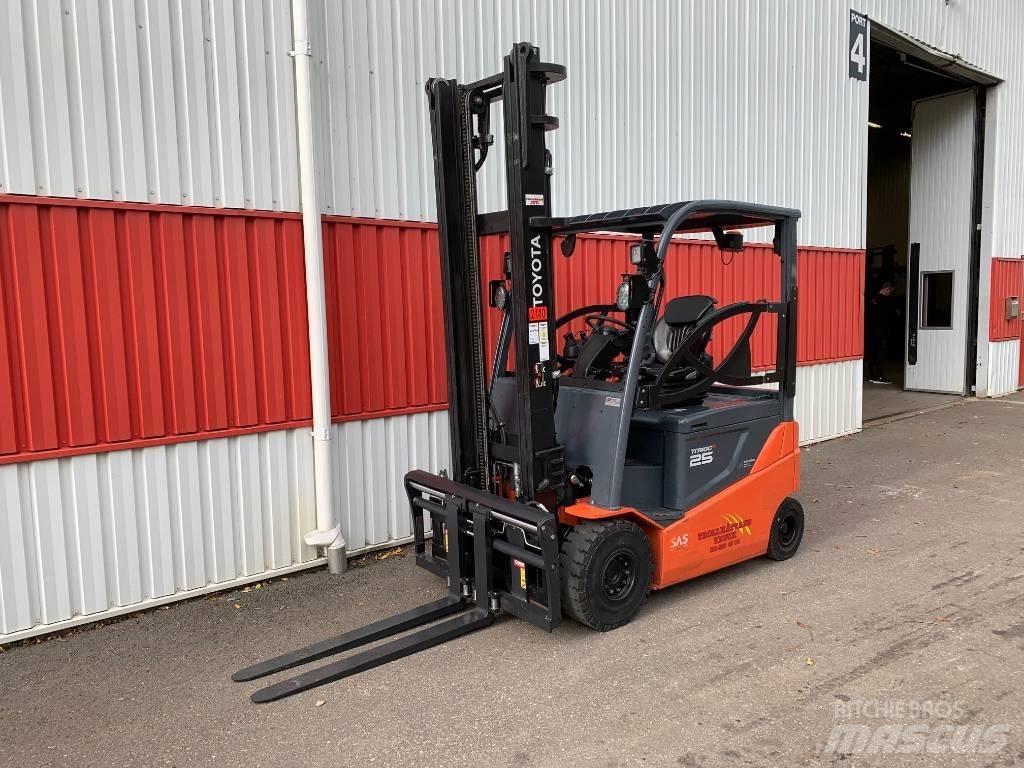 Toyota 8 FB MKT 25 Elmotviktstruckar