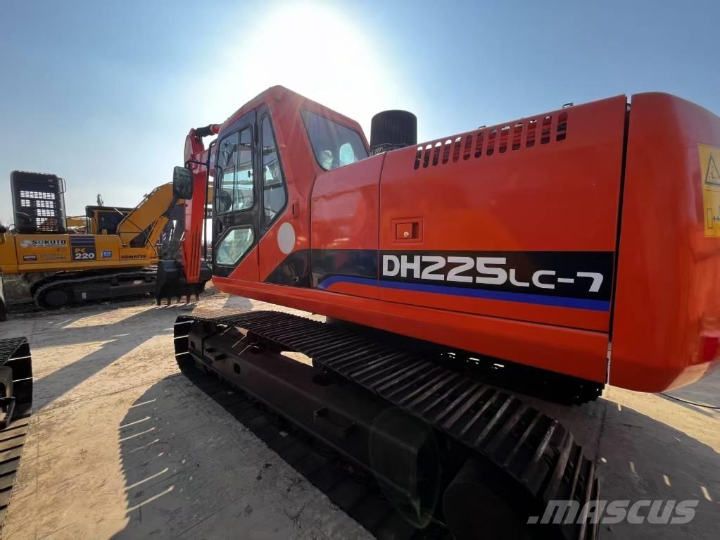 Doosan DH 225 LC-7 Bandgrävare