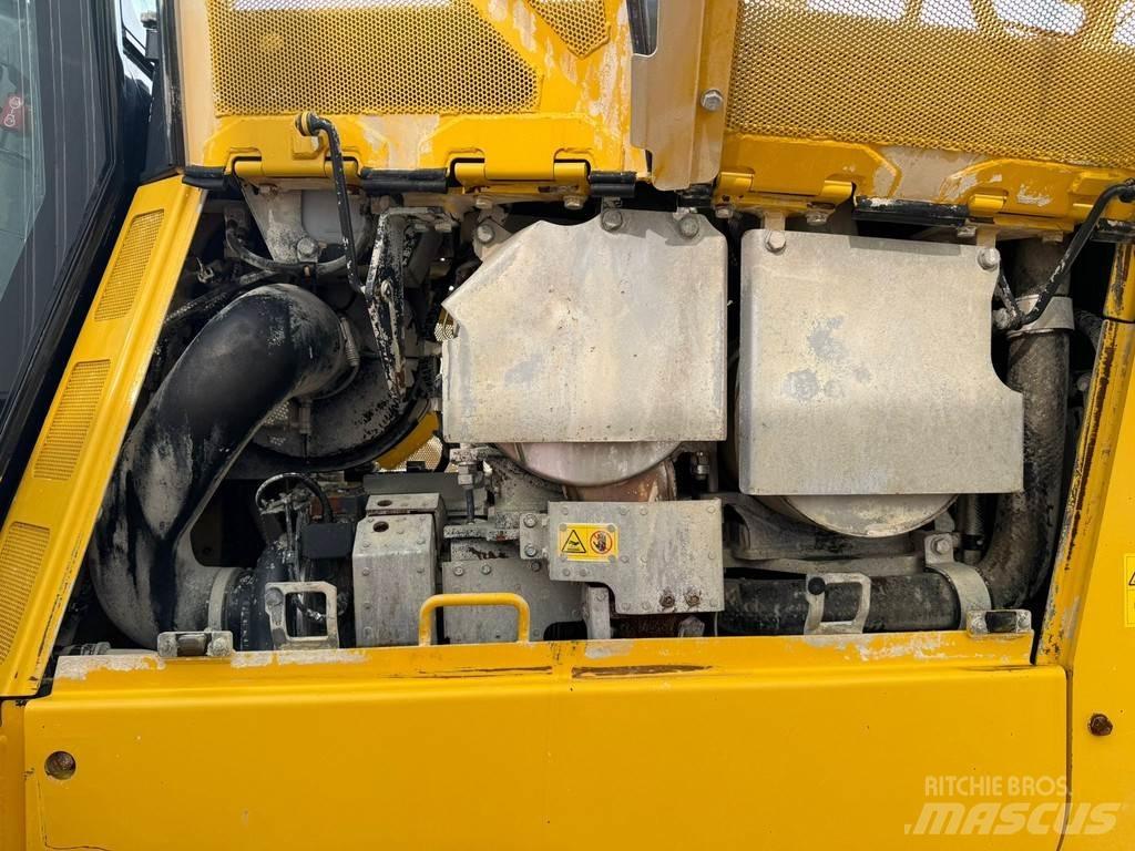 Komatsu D65PXi-18 Bandschaktare