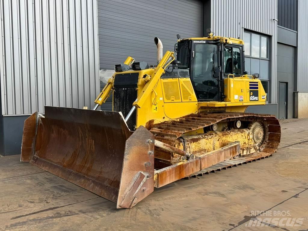 Komatsu D65PXi-18 Bandschaktare