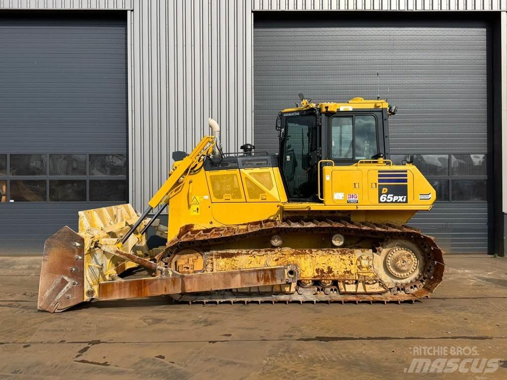 Komatsu D65PXi-18 Bandschaktare