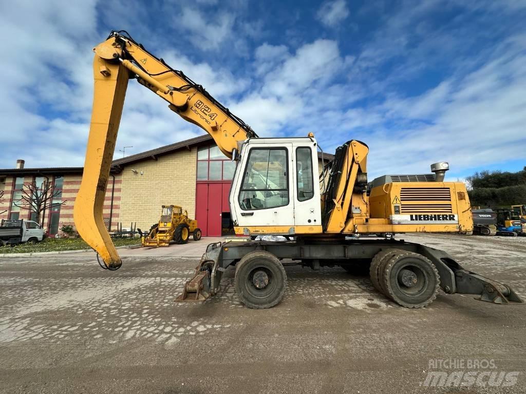 Liebherr A 924 B Avfalls / industri hantering