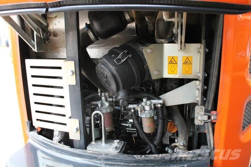 Hitachi ZX 26 U Minigrävare < 7t