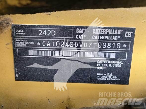 CAT 242D Kompaktlastare