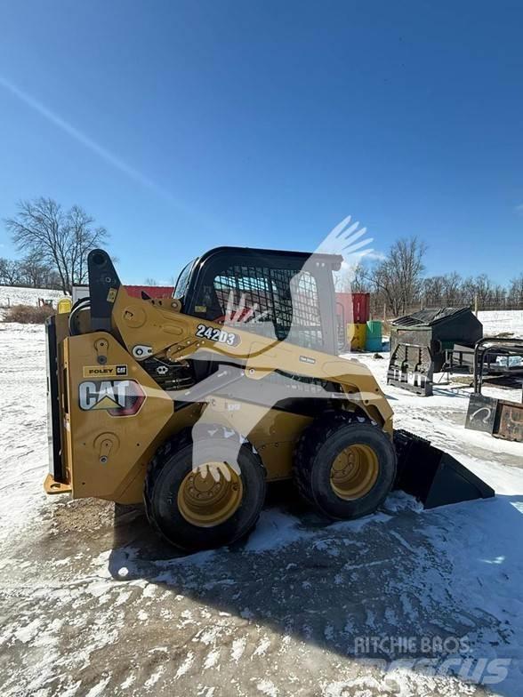CAT 242D3 Kompaktlastare