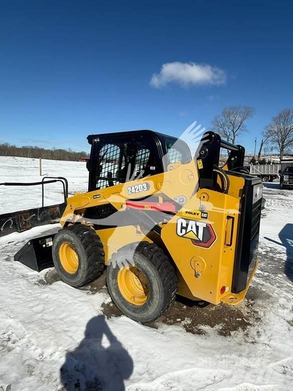 CAT 242D3 Kompaktlastare
