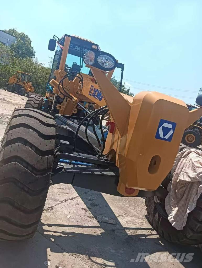 XCMG GR1803 Väghyvlar