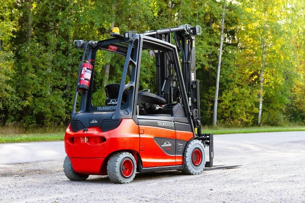 Linde E30-01 Elmotviktstruckar