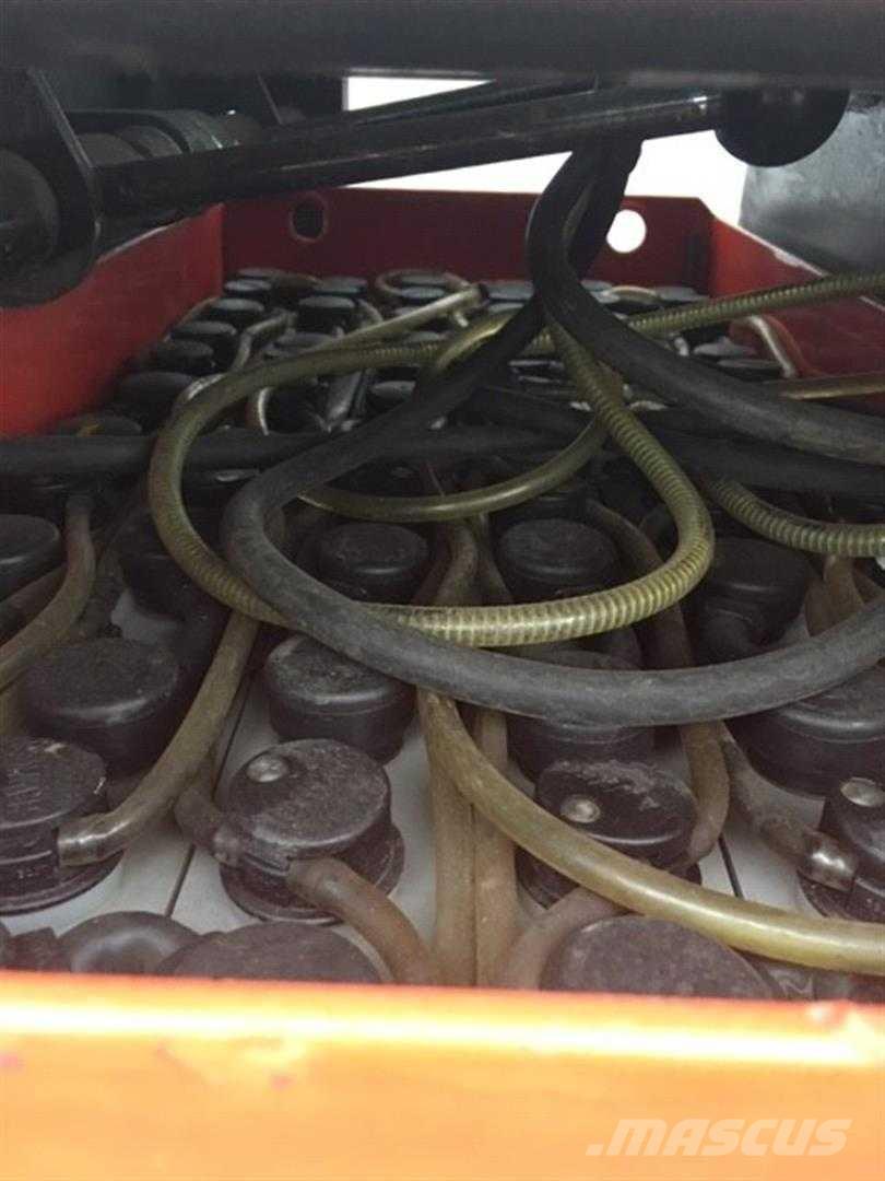 Linde V11 Plocktruck, höglyftande