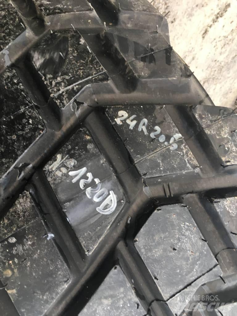  MAGNA TYRES 24R20.5 Däck, hjul och fälgar