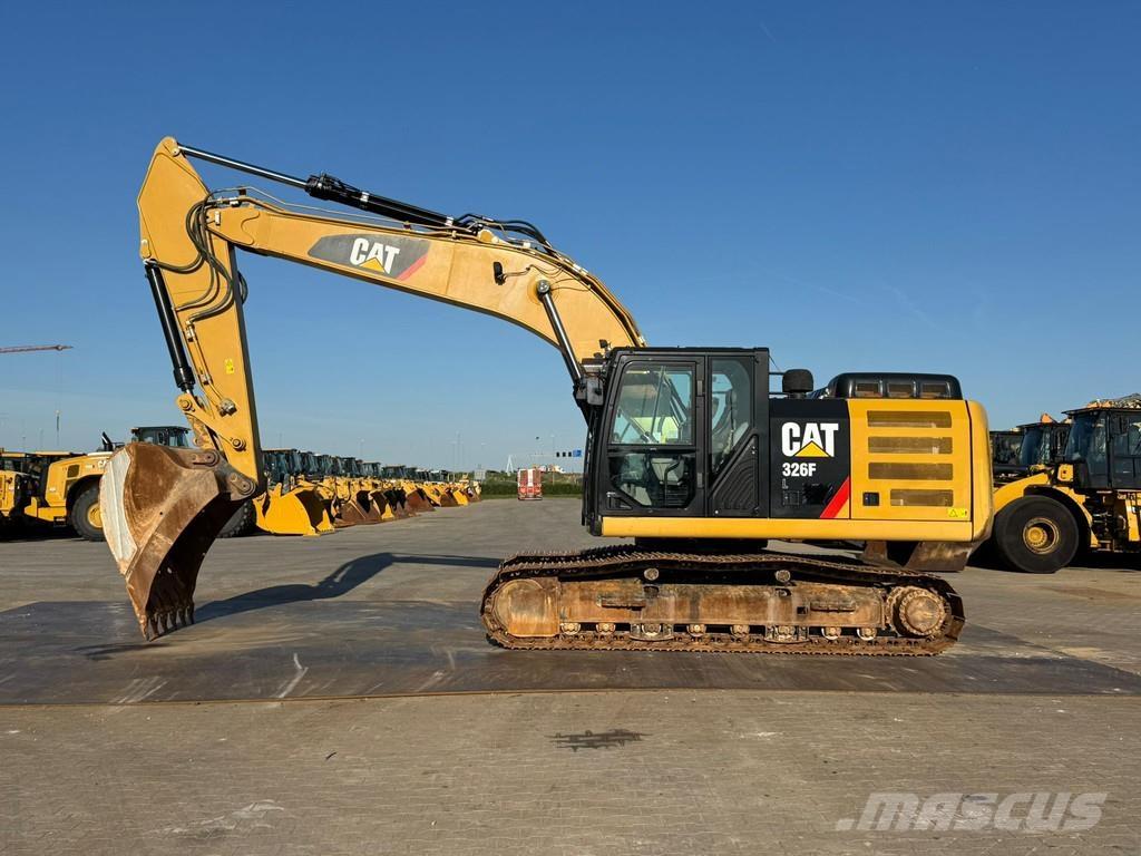 CAT 326FL Bandgrävare