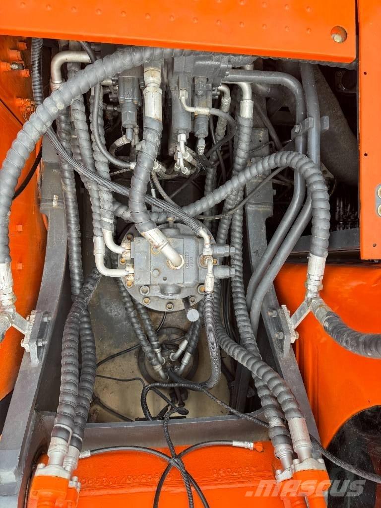 Doosan DX 300 Bandgrävare