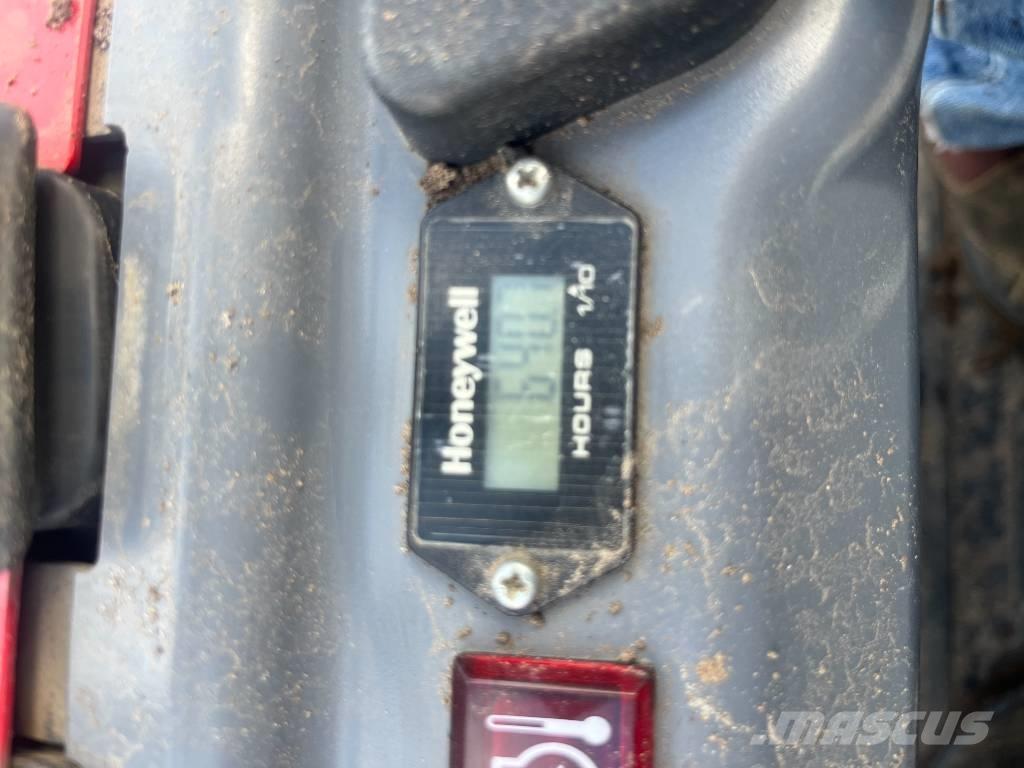 Takeuchi TB 210 R Minigrävare < 7t