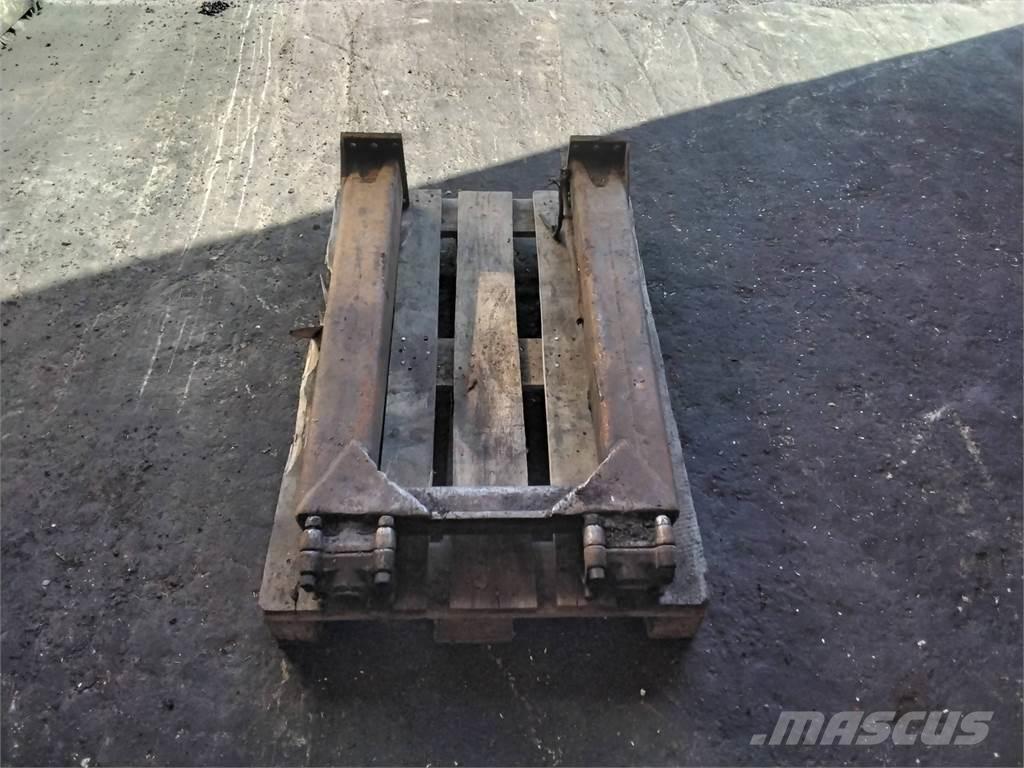  Minibrunett 578 Redskap till skogsmaskiner