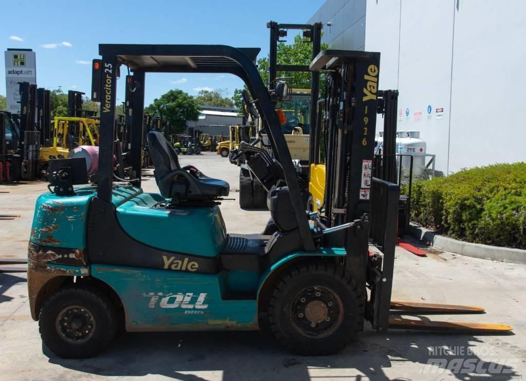 Yale GLP25RK Gasolmotviktstruckar
