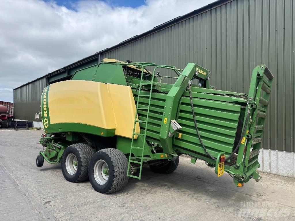 Krone Big Pack 12130 Fyrkantspressar