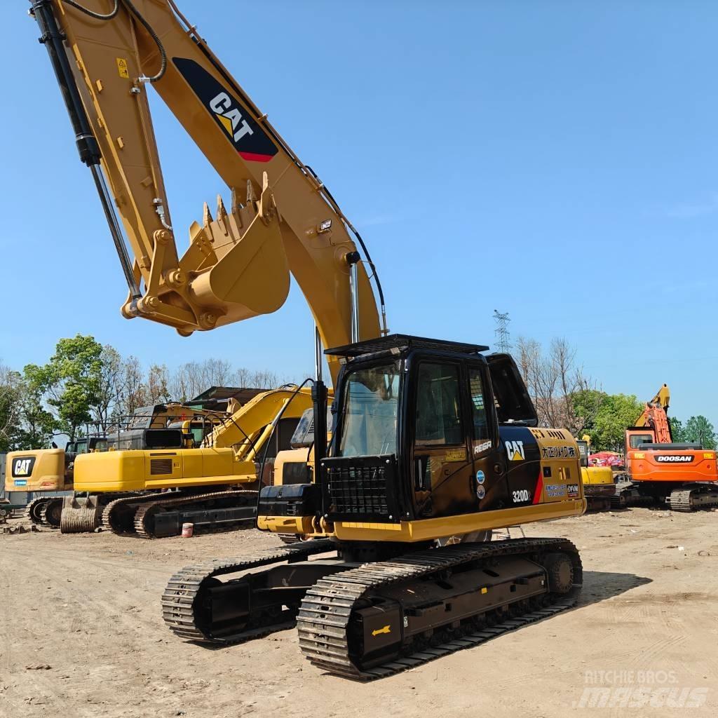 CAT 320D2 Bandgrävare