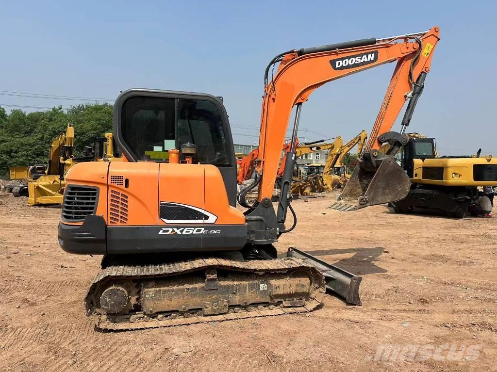 Doosan DX 60 Bandgrävare