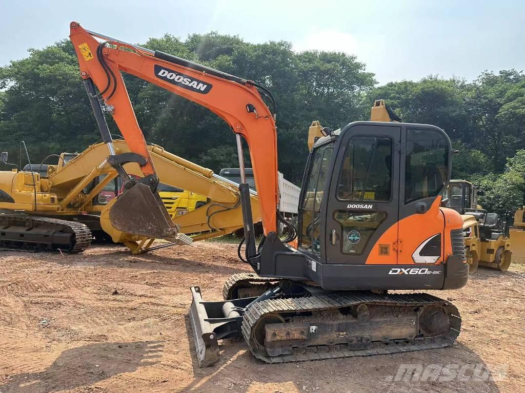 Doosan DX 60 Bandgrävare