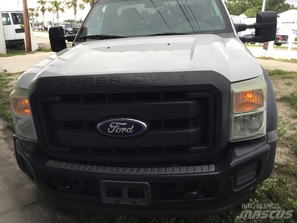 Ford F 550 XL SD Plogbilar
