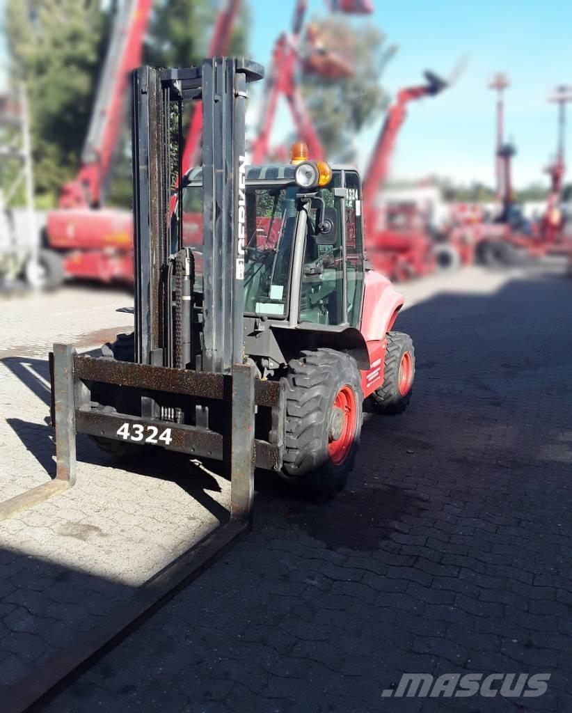 Ausa C 300 H X4 Terrängtruck