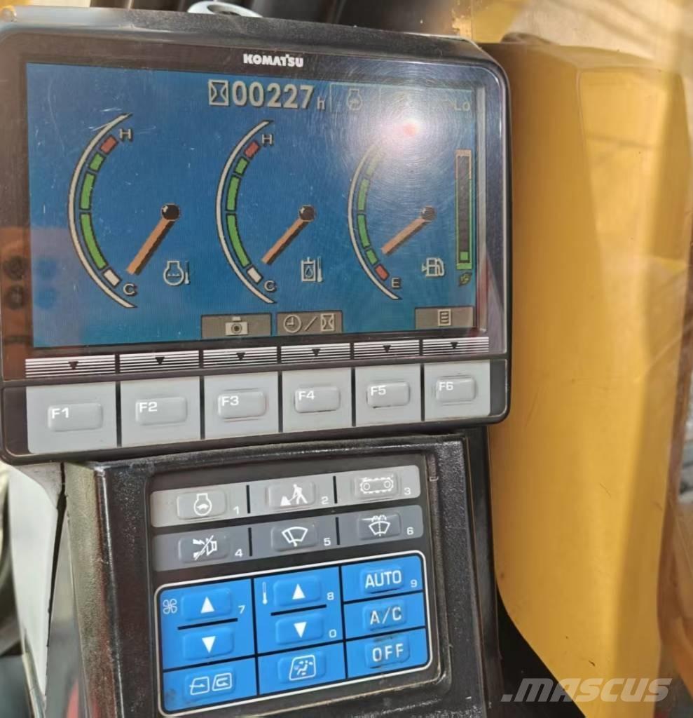Komatsu 210LC-8 Bandgrävare