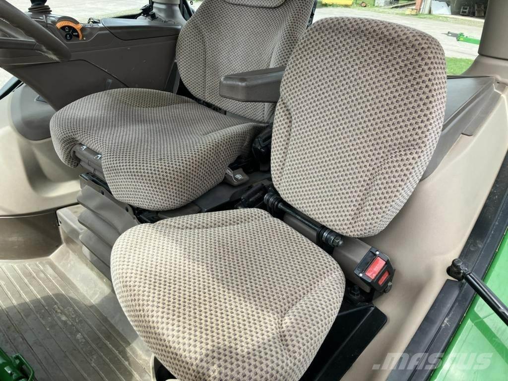 John Deere 6215R Traktorer