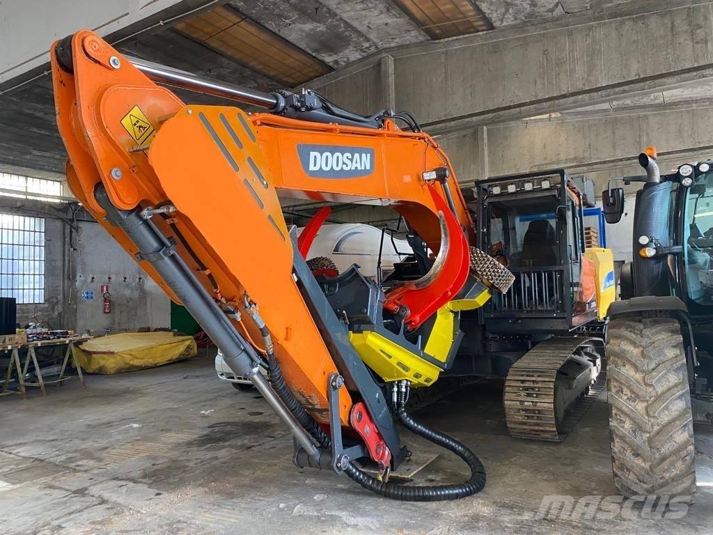 Doosan DX 235 NLC-5 Bandgrävare