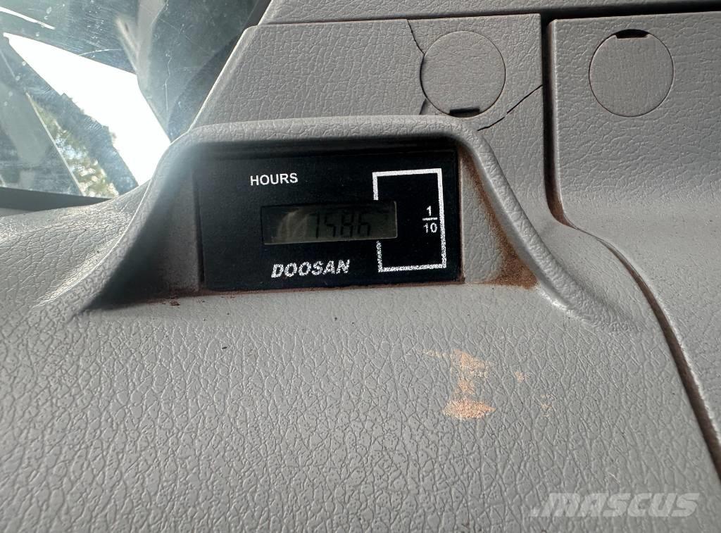 Doosan DX 255 LC-5 Bandgrävare