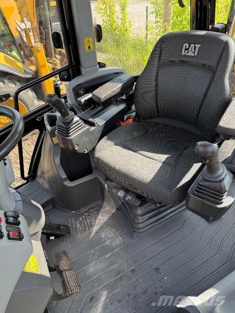 CAT 444 Grävlastare