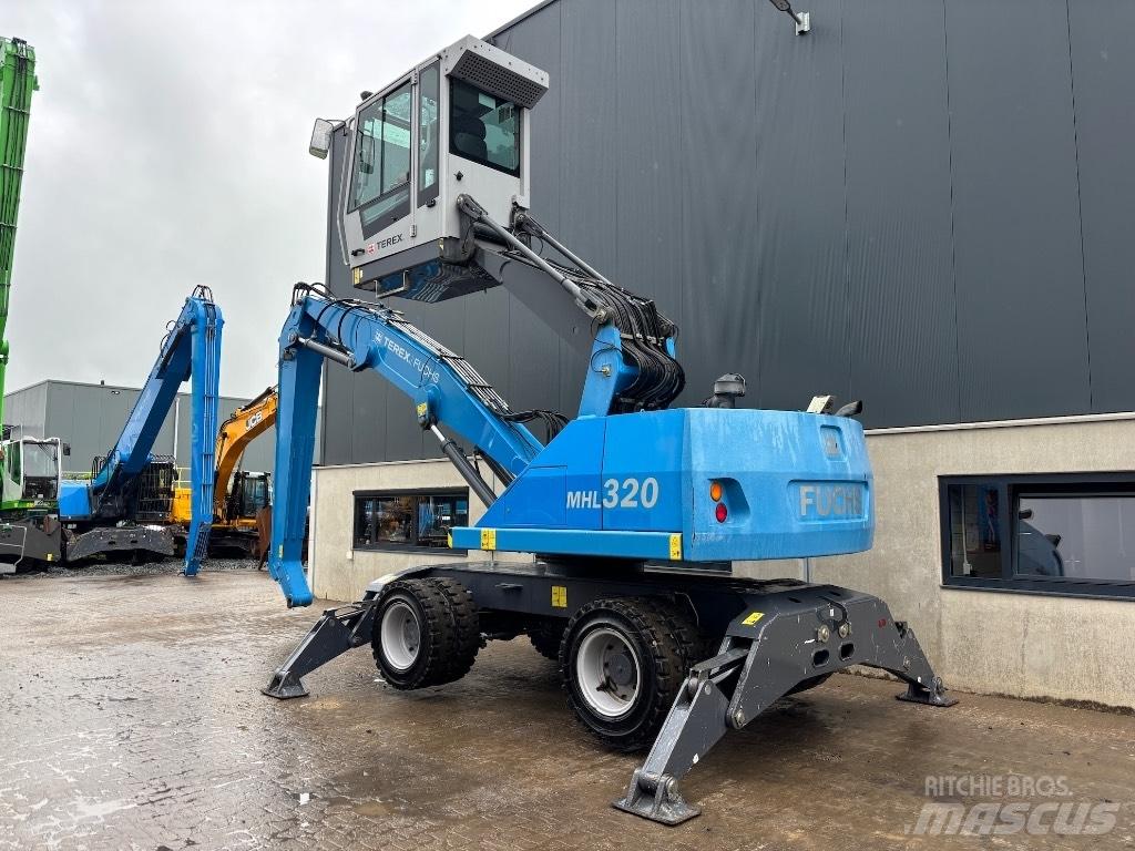 Fuchs MHL 320 D Avfalls / industri hantering