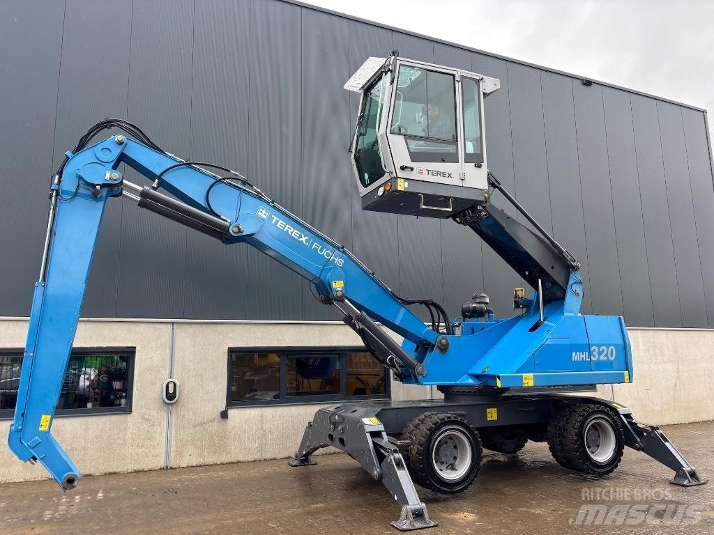 Fuchs MHL 320 D Avfalls / industri hantering