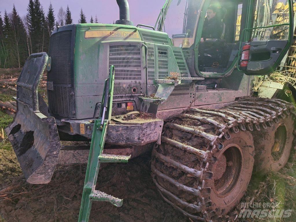 John Deere 1910 Skotare