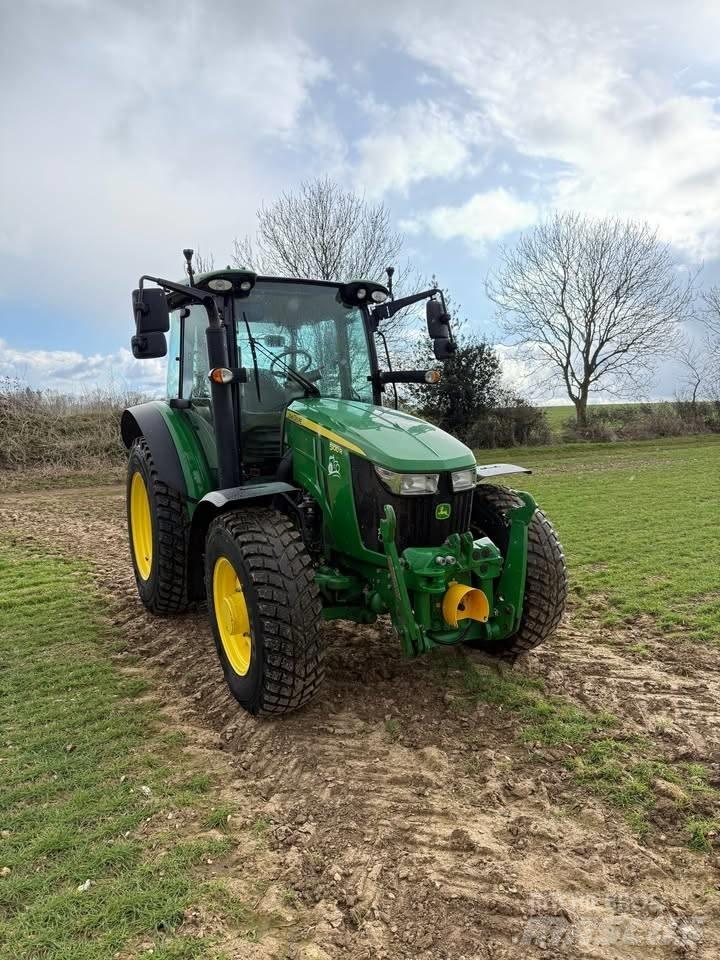 John Deere 5100 R Traktorer
