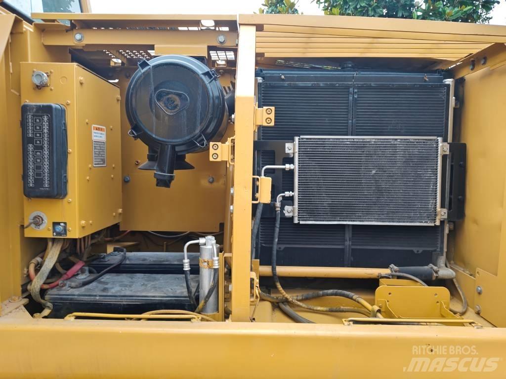 CAT 320 C L Bandgrävare