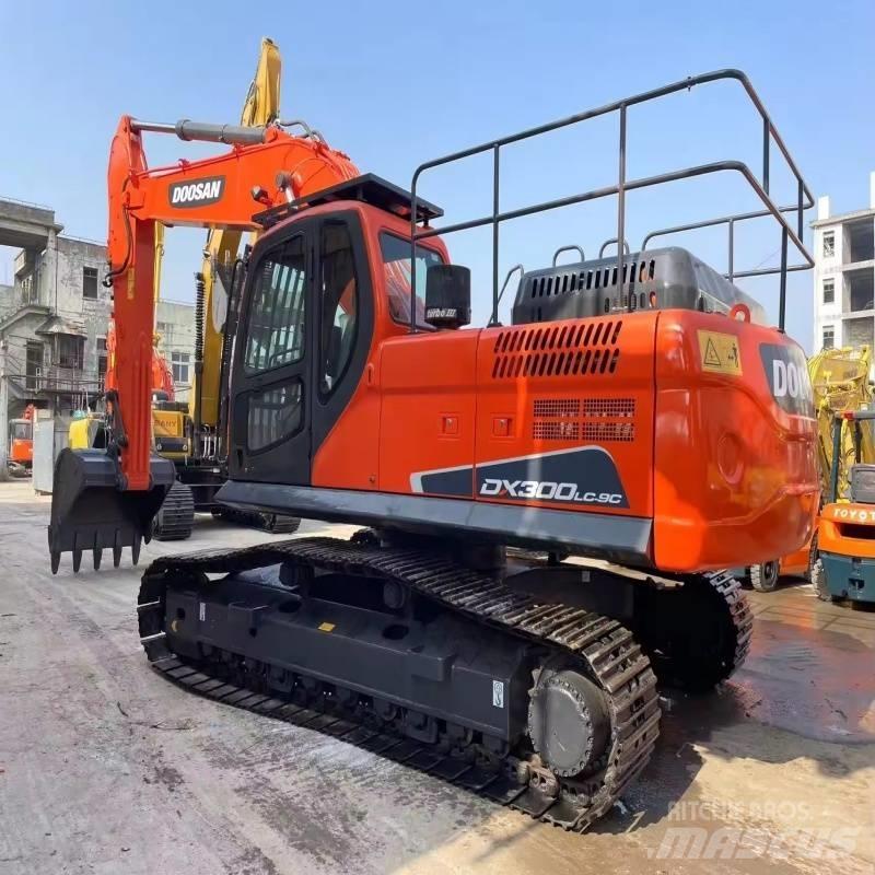 Doosan DX 300 LC-9C Bandgrävare