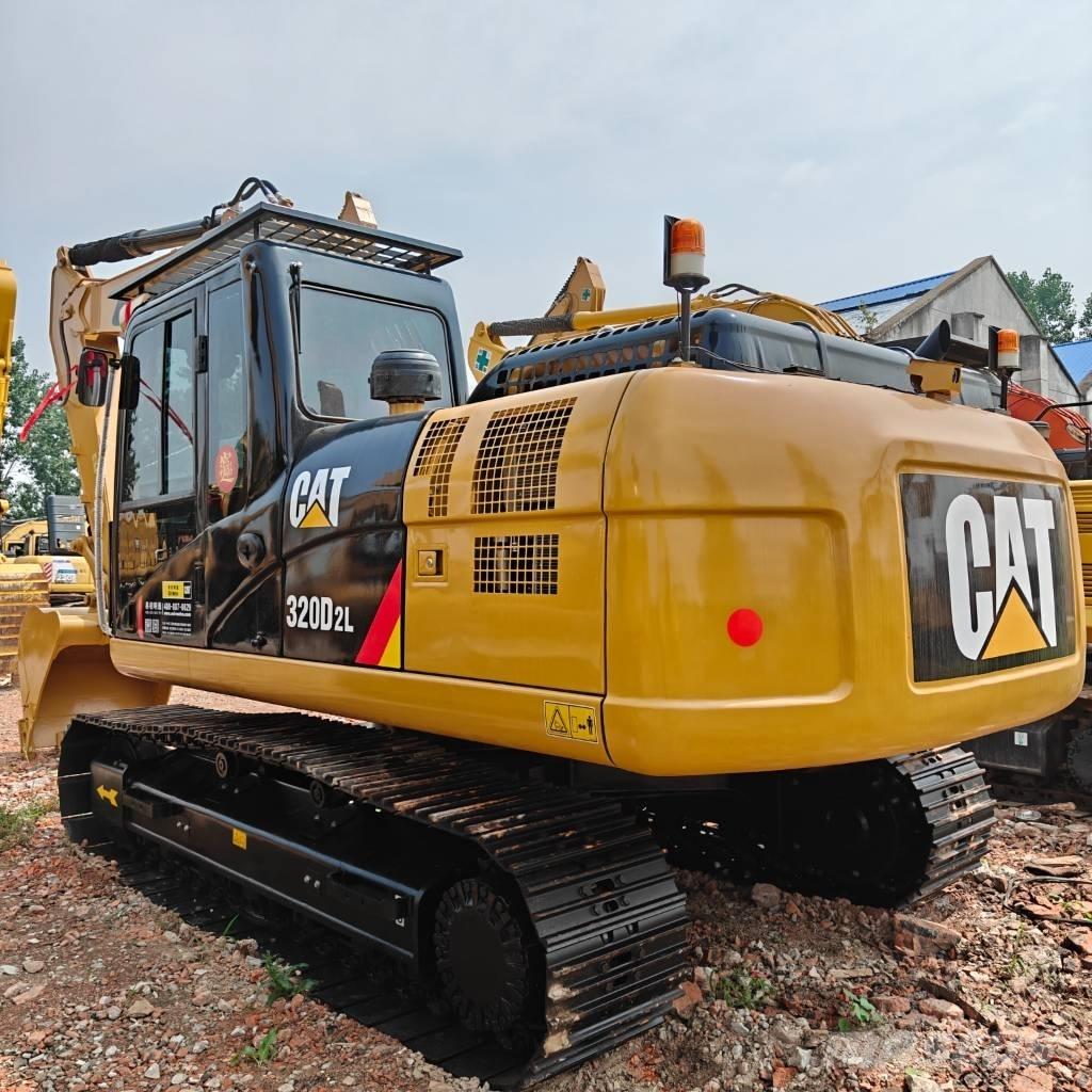 CAT 320D2L Bandgrävare