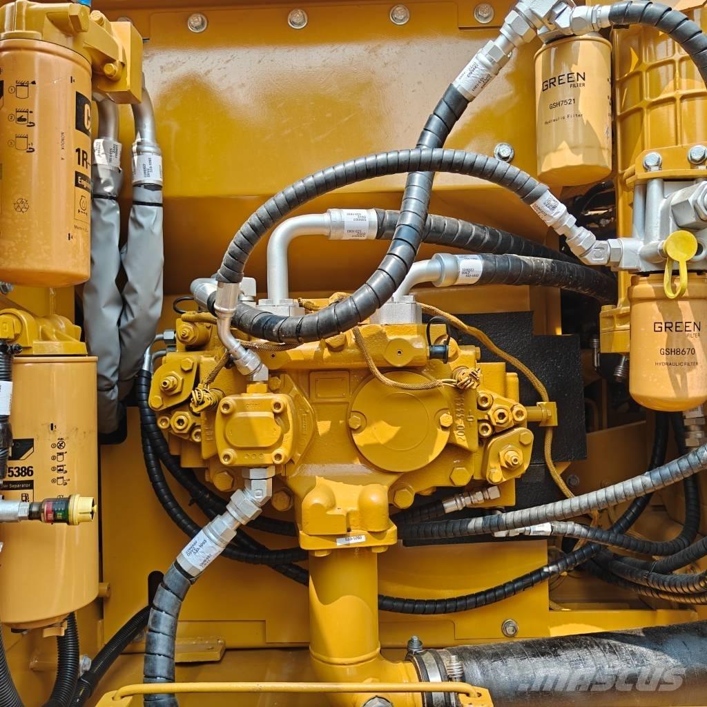 CAT 320D2L Bandgrävare