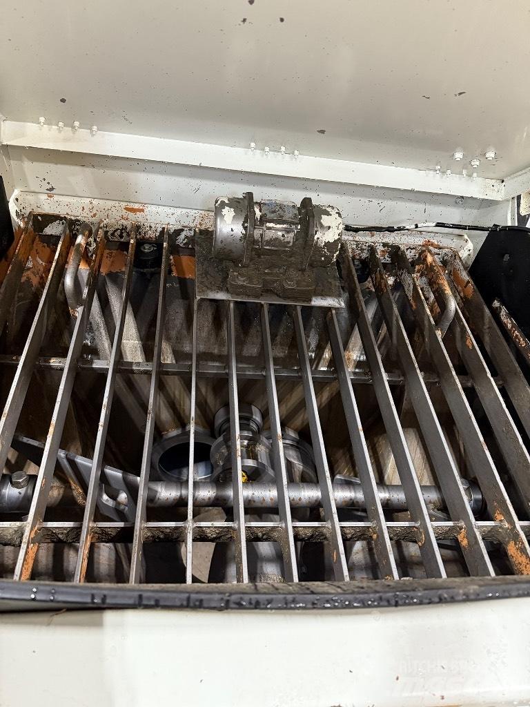 KCP kml Lastbilar med betongpump