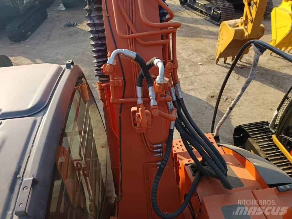 Hitachi ZX135 Bandgrävare