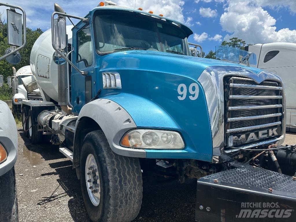 Mack GU 800 Övriga bilar