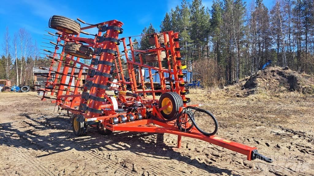 Väderstad Ferox 700 Harvar