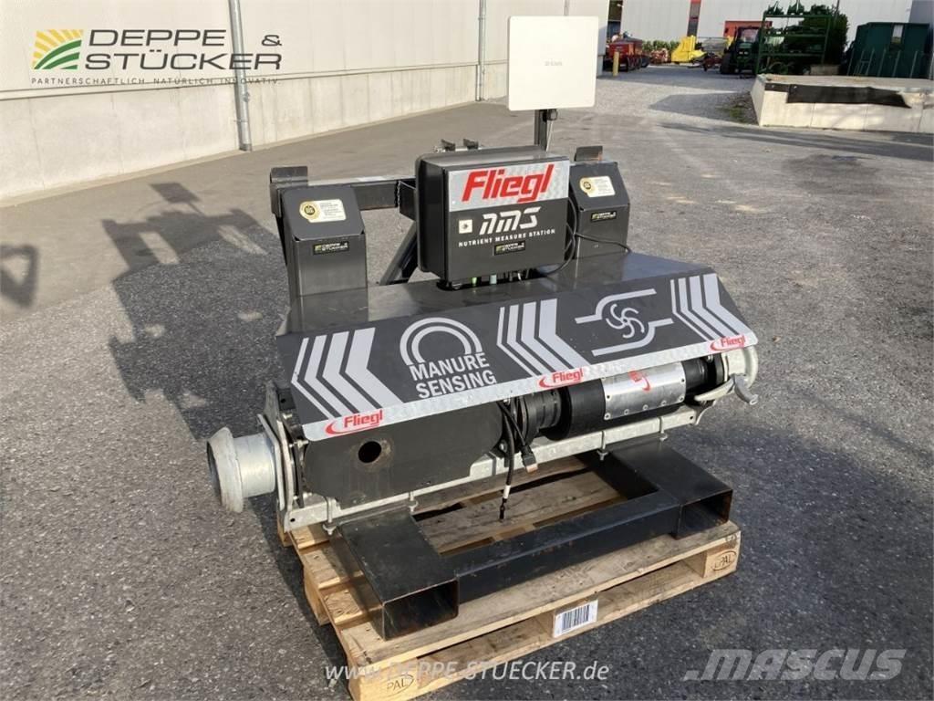 Fliegl NIR Station Fast- och kletgödselspridare