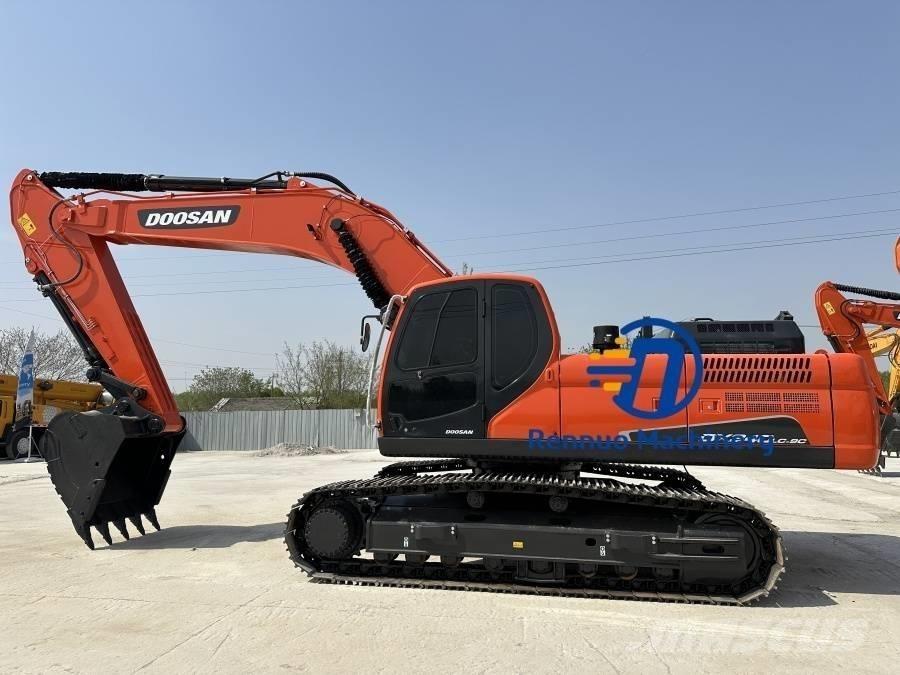 Doosan DX 340 Bandgrävare