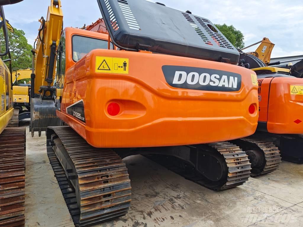 Doosan DX 225 LC-9C Bandgrävare