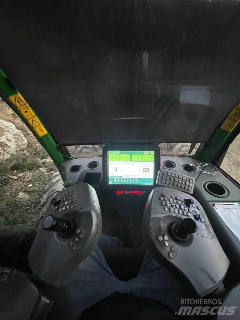 John Deere 1270 G Skördare